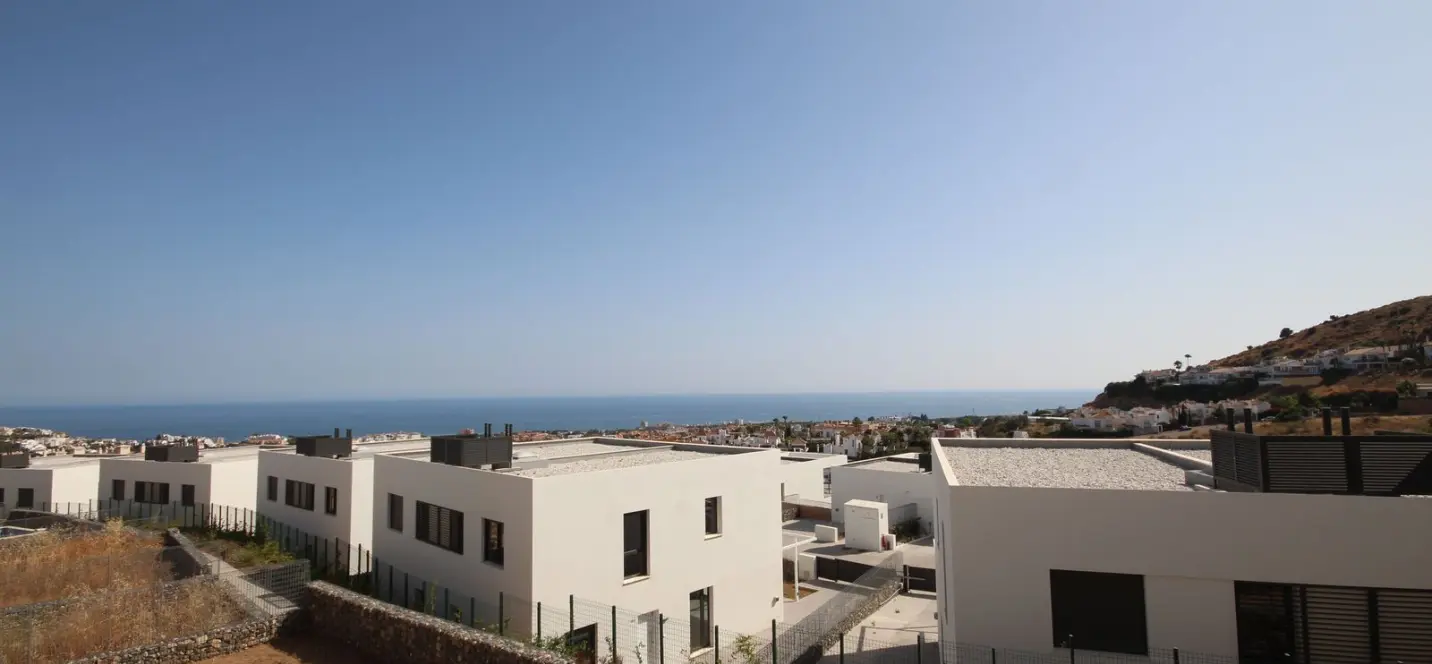 Продажа дома на две семьи в Riviera del Sol 0