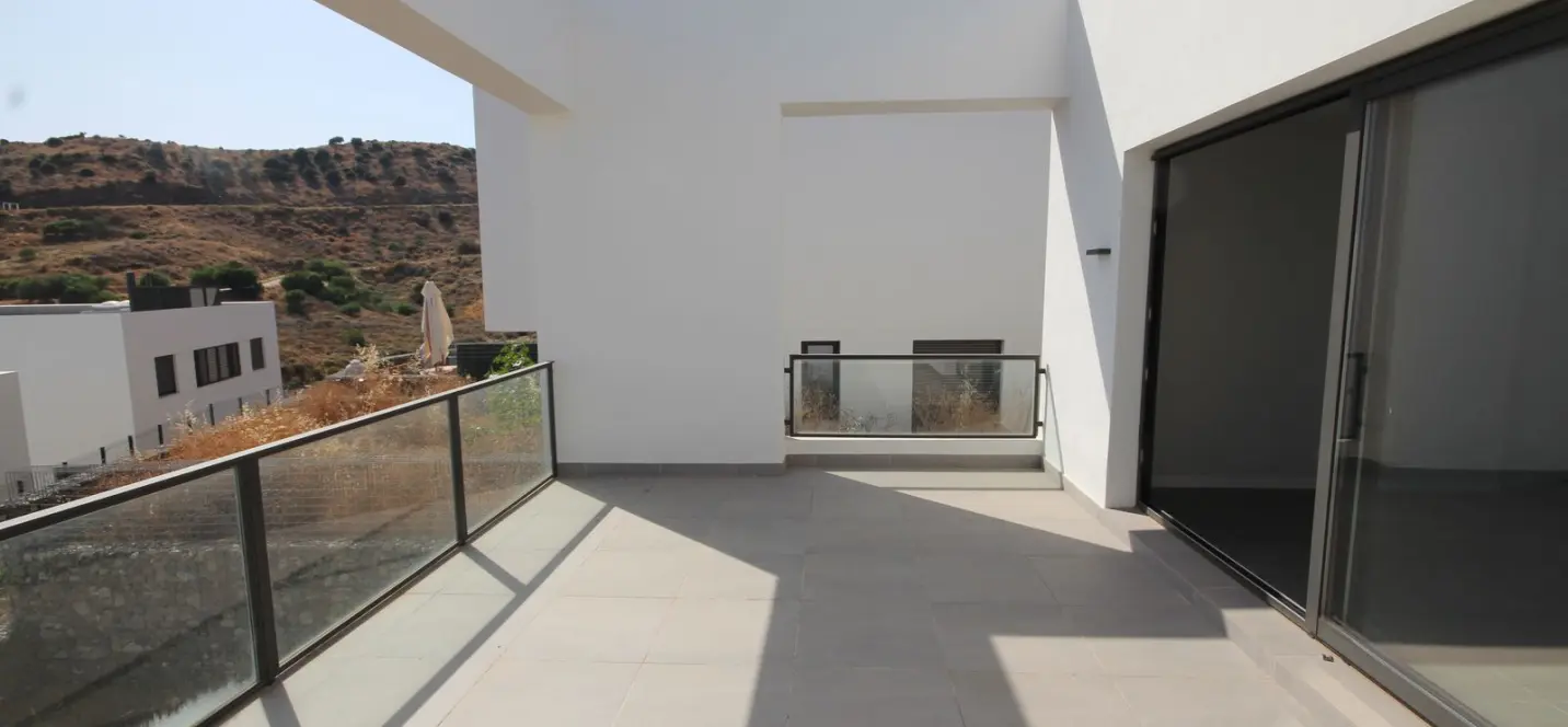 Продажа дома на две семьи в Riviera del Sol 2