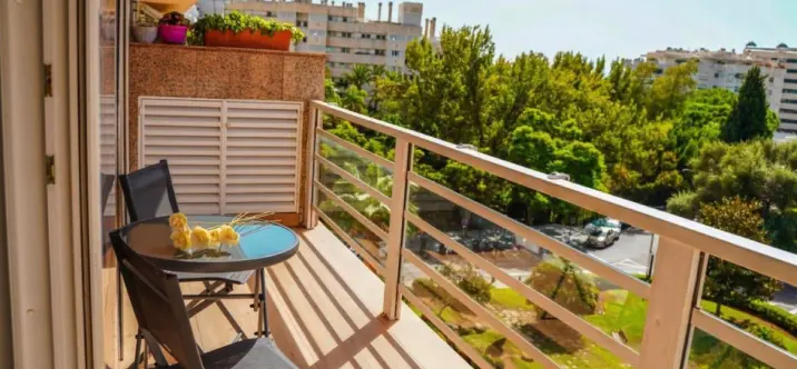 Sale of middle floor apartment in Marbella 0