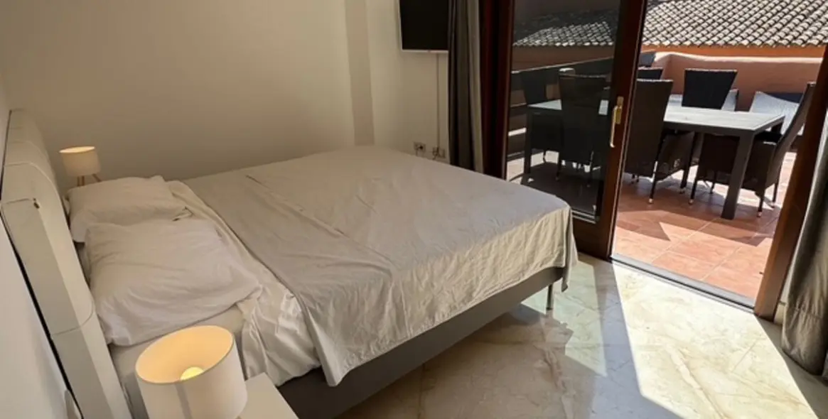 Продажа апартаментов на среднем этаже в New Golden Mile 17