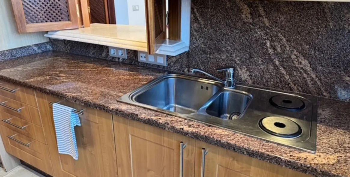 Продажа апартаментов на среднем этаже в New Golden Mile 20