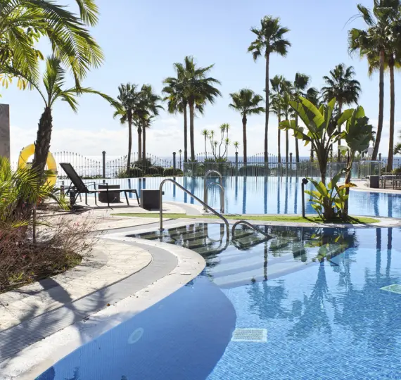 Apartamento en planta media R5217016