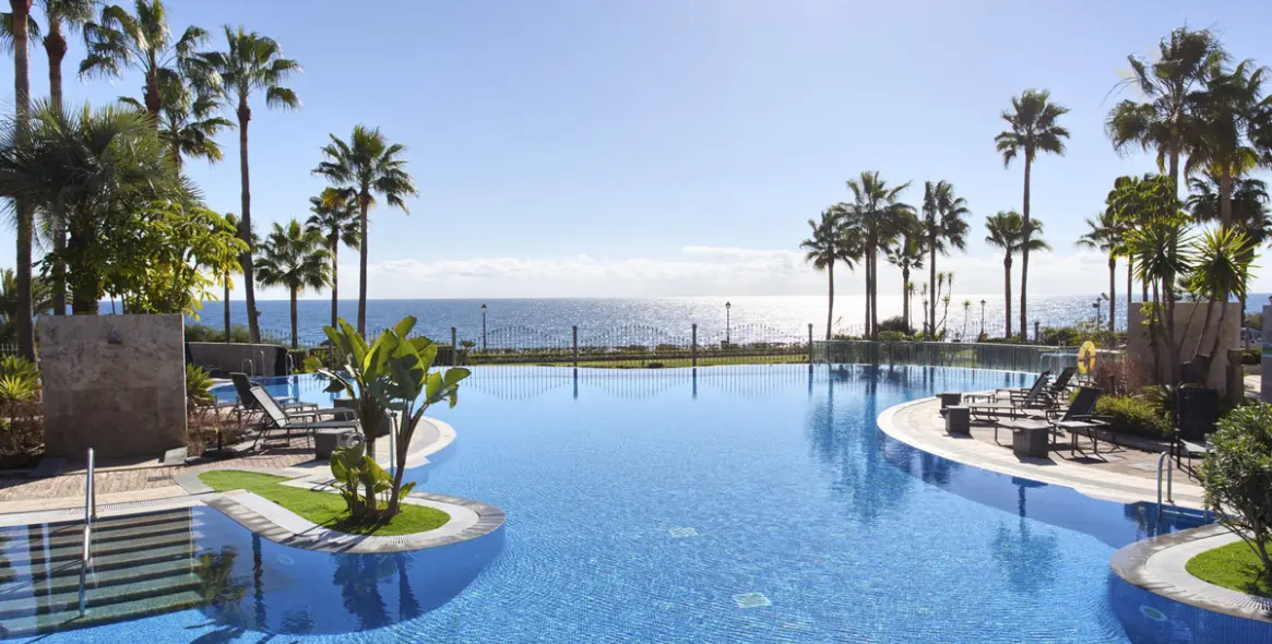 Sale of middle floor apartment in Estepona (district Estepona) 2