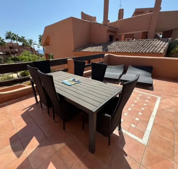 Apartamento en planta media R5217016