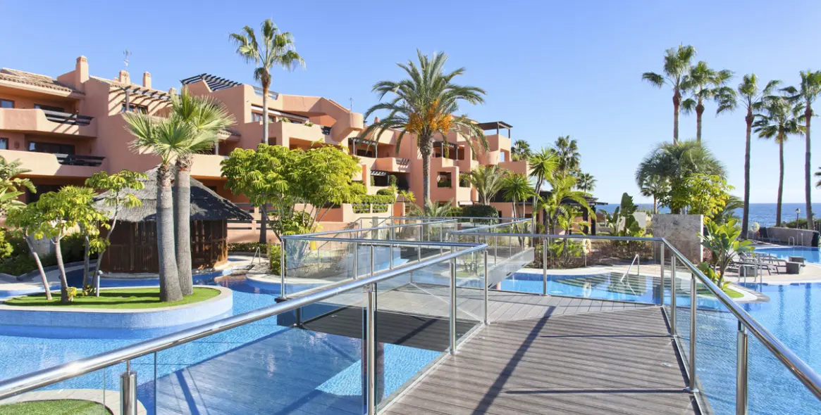 Sale of middle floor apartment in Estepona (district Estepona) 5