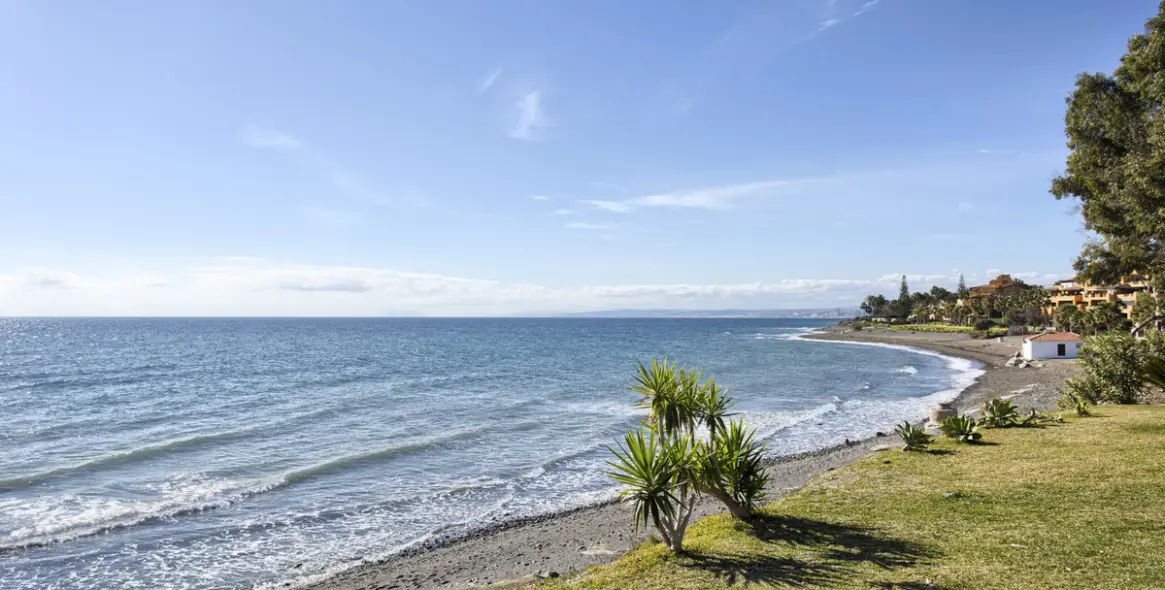 Sale of middle floor apartment in Estepona (district Estepona) 6