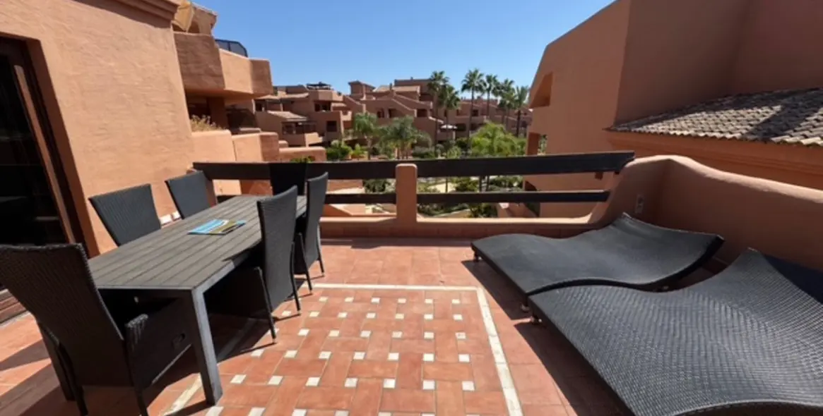 Sale of middle floor apartment in Estepona (district Estepona) 7