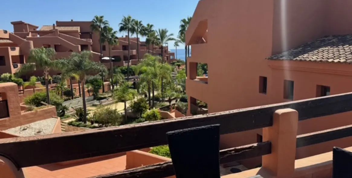 Sale of middle floor apartment in Estepona (district Estepona) 8