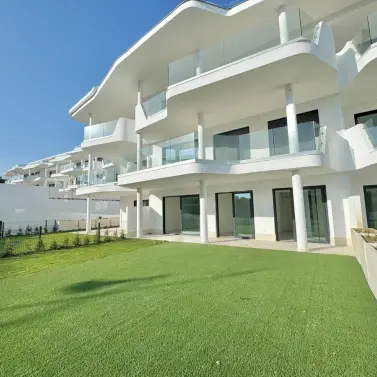 Продажа апартаментов на первом этаже в Fuengirola