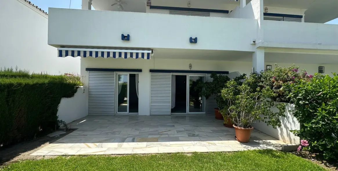 Sale of ground floor apartment in Nueva Andalucía 1