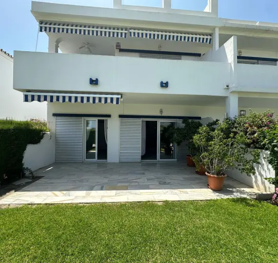 Sale of ground floor apartment in Nueva Andalucía