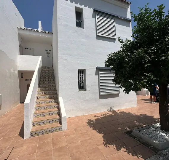 Sale of ground floor apartment in Nueva Andalucía