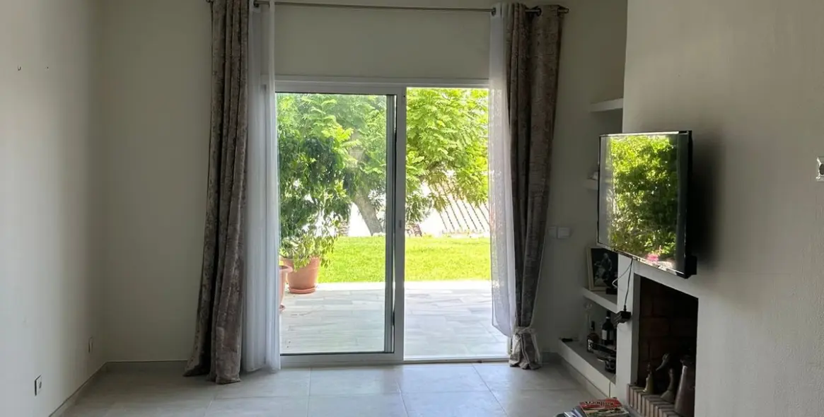 Sale of ground floor apartment in Nueva Andalucía 8