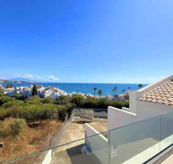 Sale of semi-detached house in Estepona