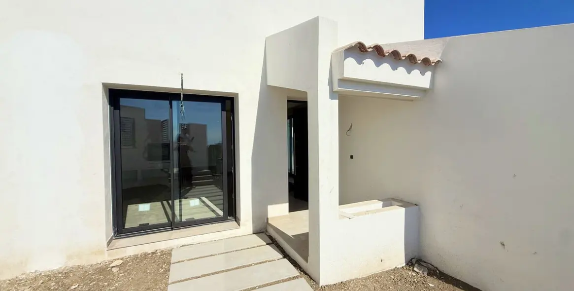 Sale of semi-detached house in Estepona 11