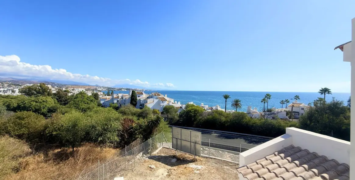 Sale of semi-detached house in Estepona 16