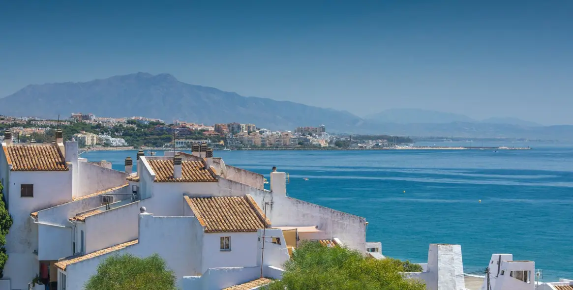 Продажа дома на две семьи в Estepona 20