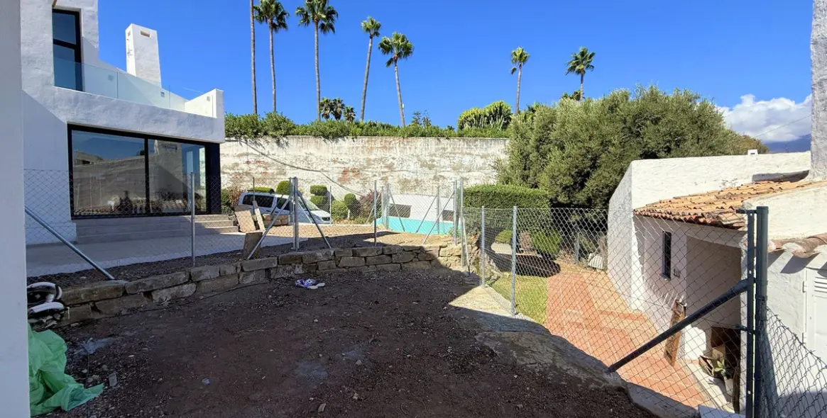 Продажа дома на две семьи в Estepona 22