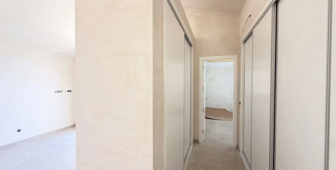 Продажа дома на две семьи в Estepona 25