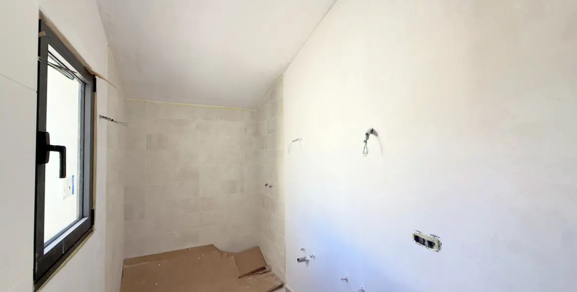 Продажа дома на две семьи в Estepona 26