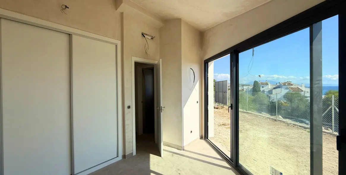 Продажа дома на две семьи в Estepona 28