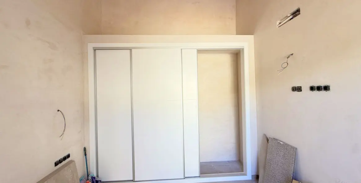 Продажа дома на две семьи в Estepona 32