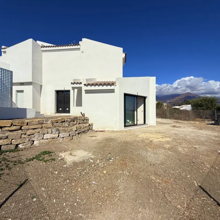 Venta de casa pareada en Estepona