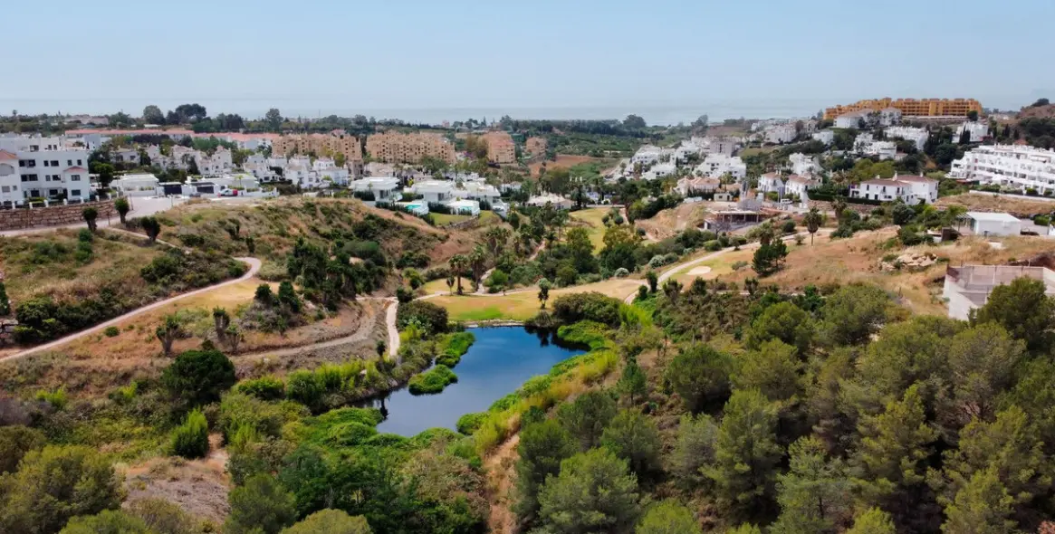 Продажа  жилого участка в Estepona (район Selwo) 2