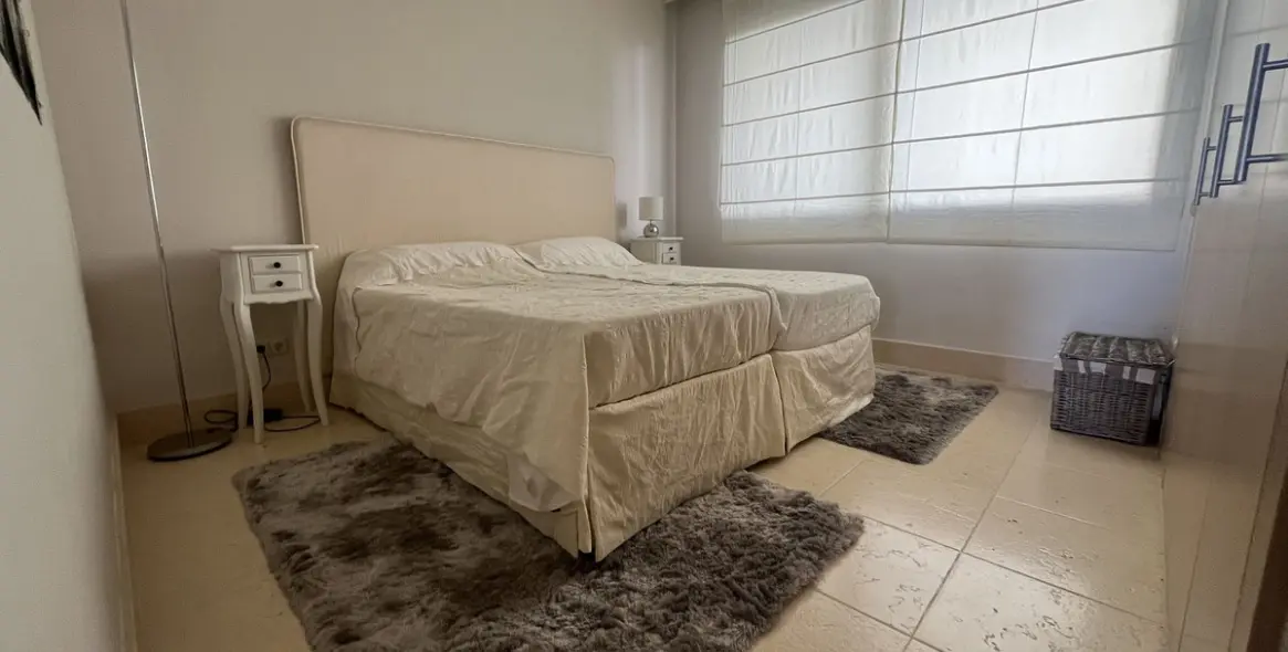Продажа апартаментов на среднем этаже в Altos de los Monteros 8