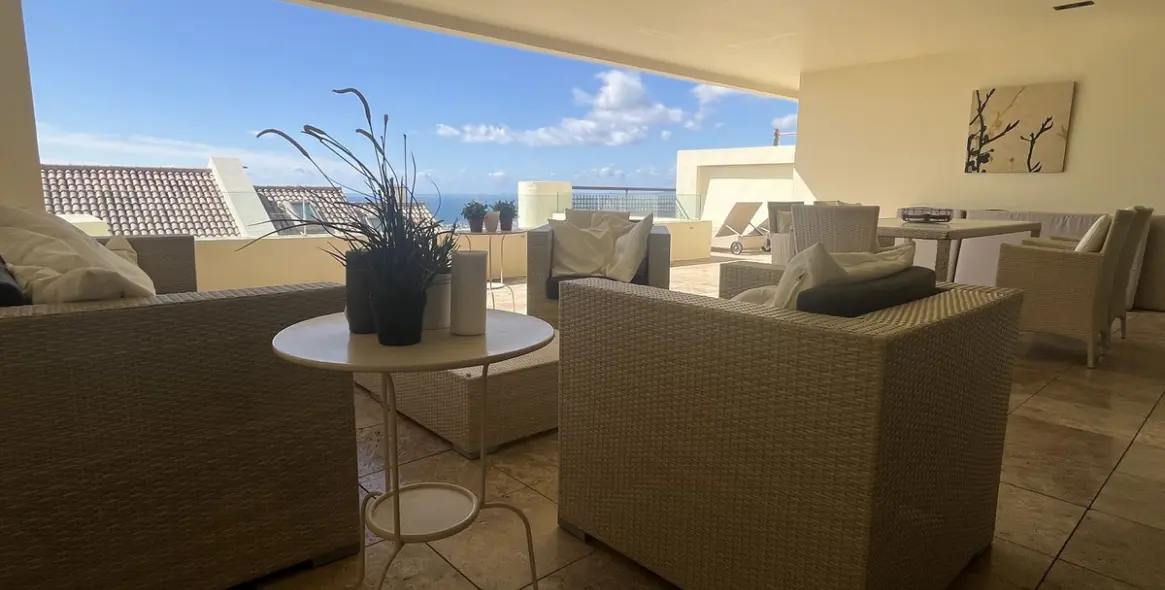 Продажа апартаментов на среднем этаже в Altos de los Monteros 15
