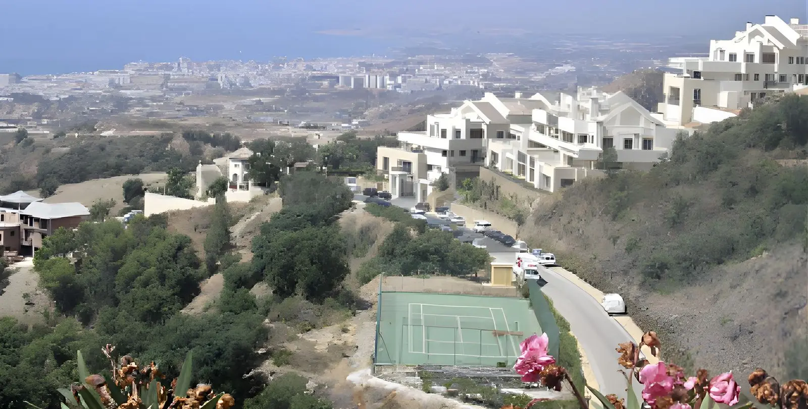 Sale of middle floor apartment in Altos de los Monteros 1