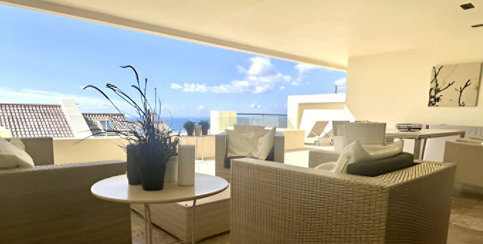 Sale of middle floor apartment in Altos de los Monteros 2
