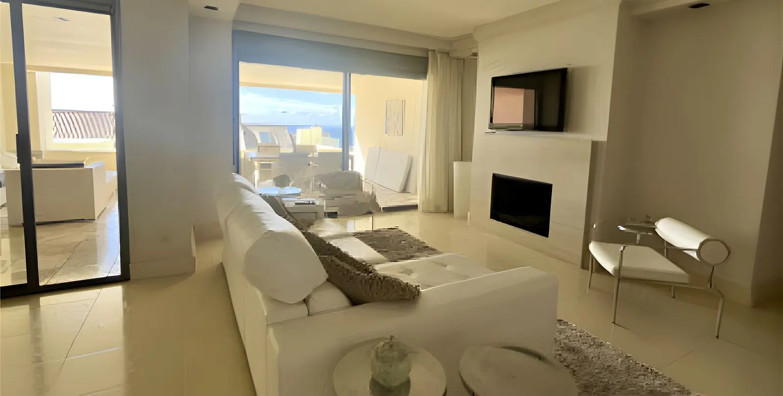 Sale of middle floor apartment in Altos de los Monteros 6
