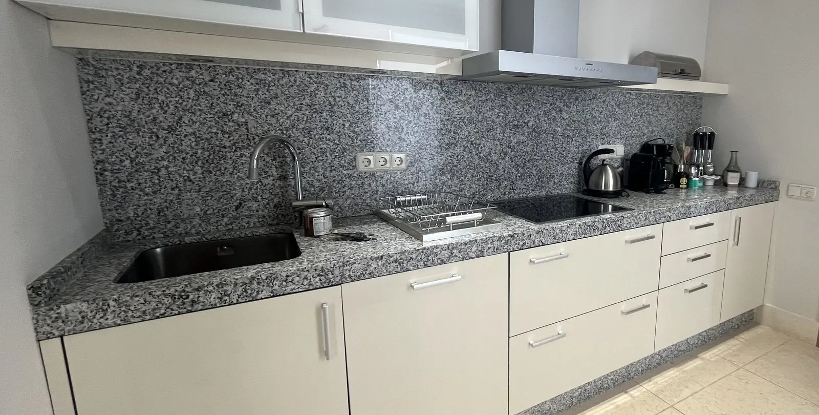 Sale of middle floor apartment in Altos de los Monteros 7