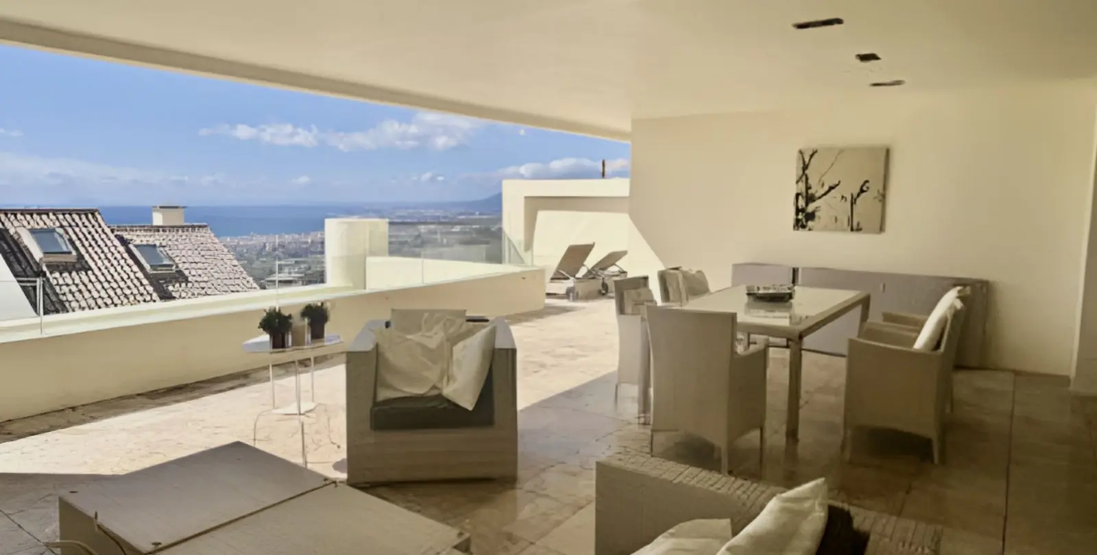 Sale of middle floor apartment in Altos de los Monteros 9