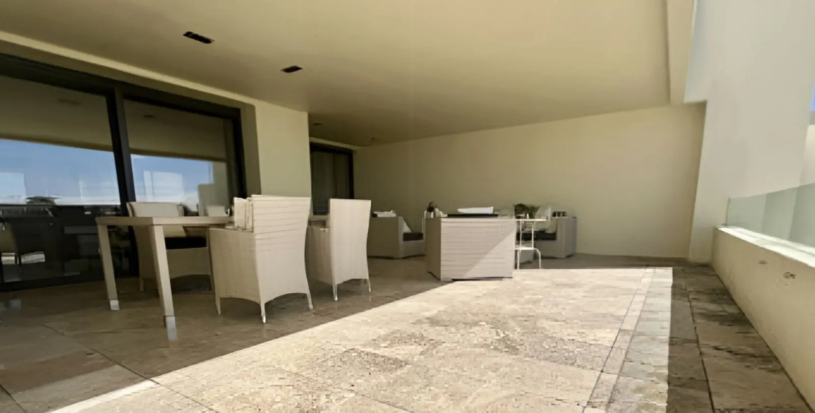Sale of middle floor apartment in Altos de los Monteros 12