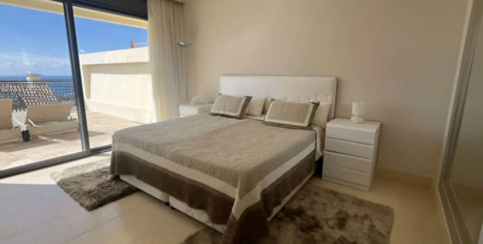 Sale of middle floor apartment in Altos de los Monteros 15