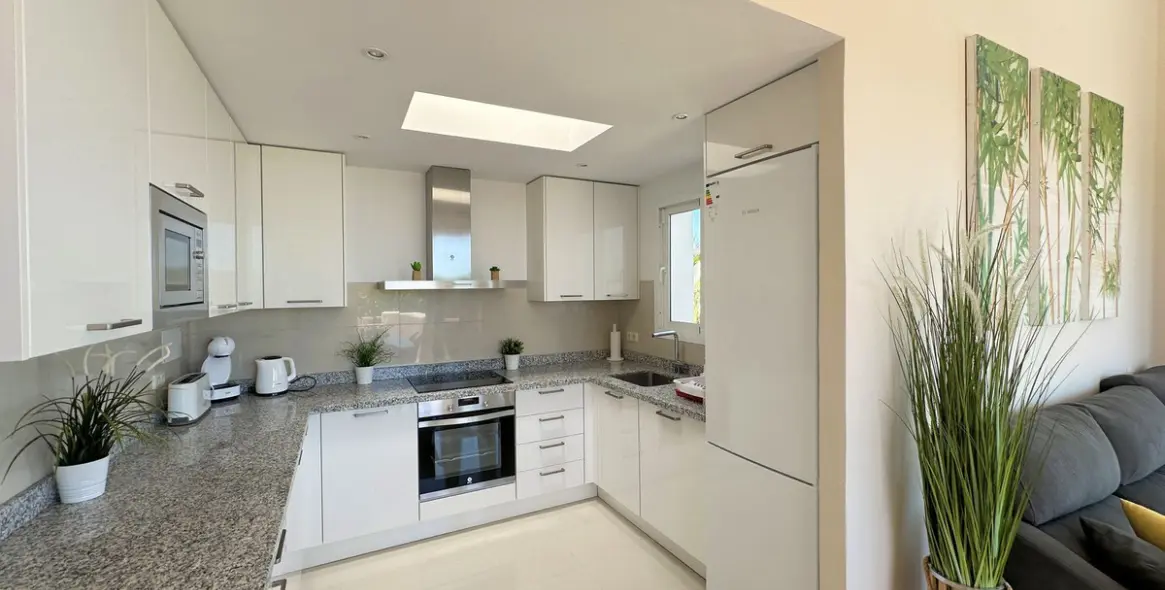 Sale of penthouse in Casares Playa 21
