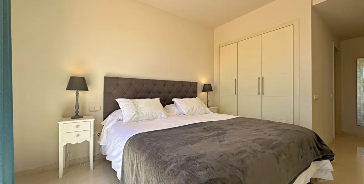 Sale of penthouse in Casares Playa 31