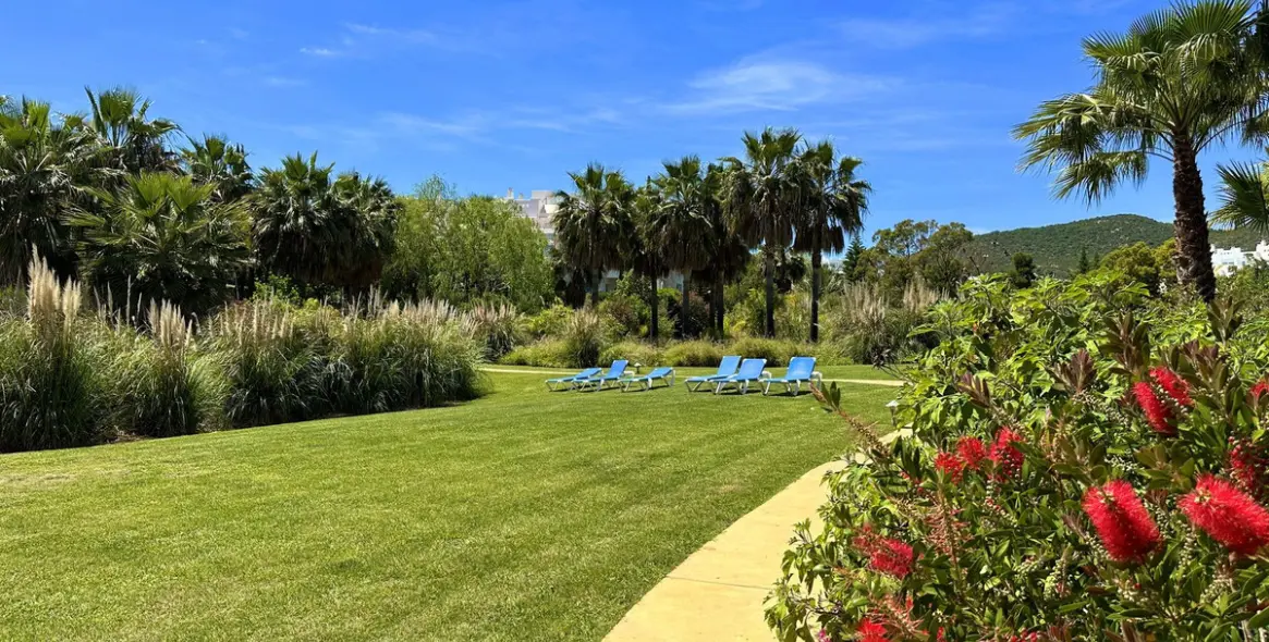 Sale of penthouse in Casares Playa 46