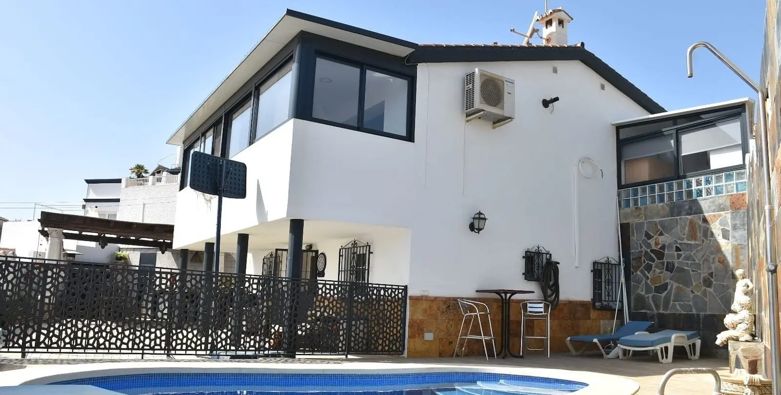 Venta de villa independiente en Nerja 1