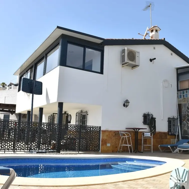 Venta de villa independiente en Nerja