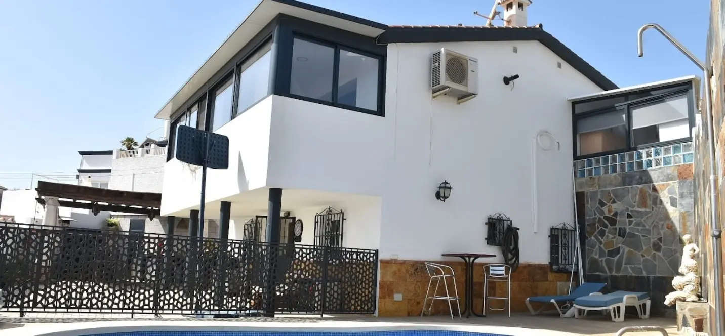 Venta de villa independiente en Nerja 0