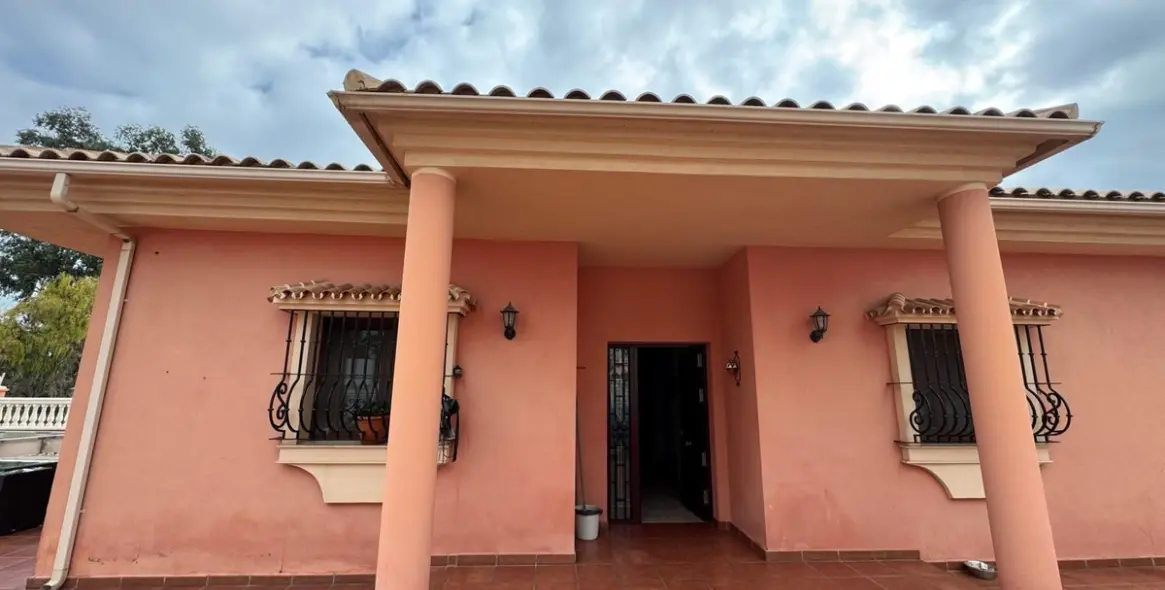 Sale of detached villa in Benalmadena Costa 1