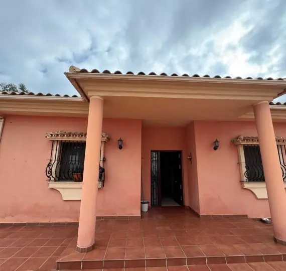Detached villa R5042200