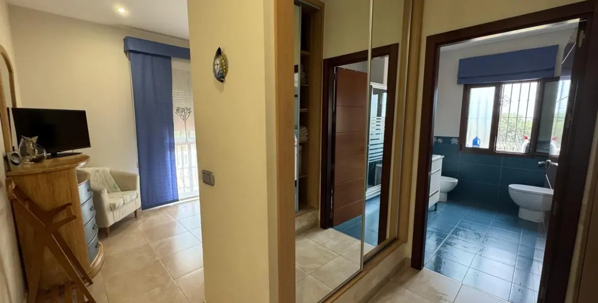 Sale of detached villa in Benalmadena Costa 15