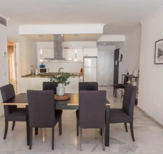 Продажа апартаментов на среднем этаже в Puerto Banús