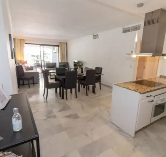 Продажа апартаментов на среднем этаже в Puerto Banús