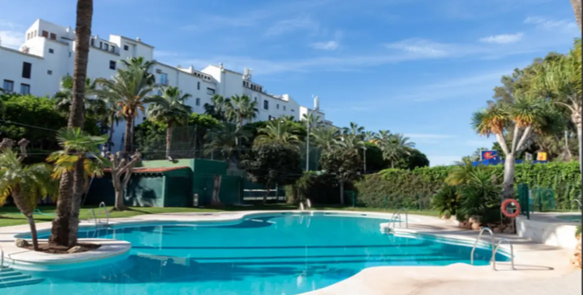 Продажа апартаментов на среднем этаже в Puerto Banús 18