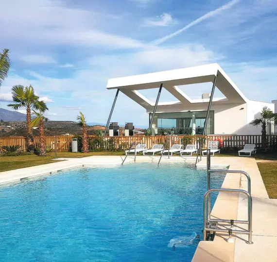 Продажа апартаментов на первом этаже в La Cala de Mijas